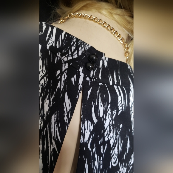 🚨Black and White Connected Apparel Dress🚨 - Picture 8 of 8